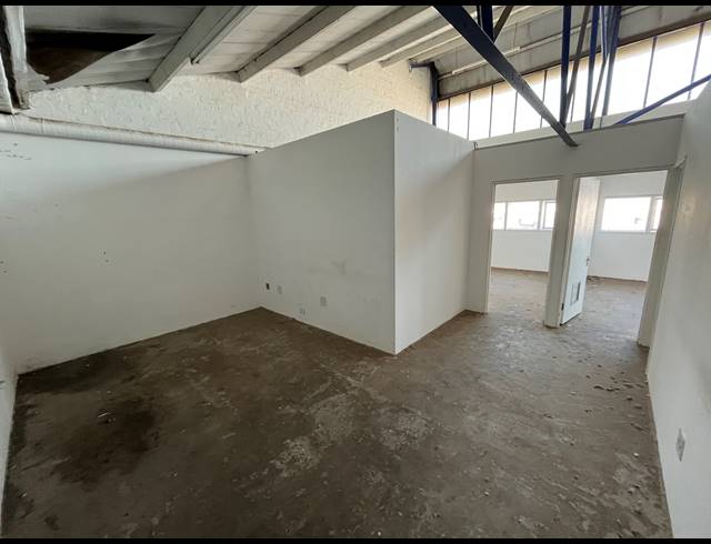 650M² WAREHOUSE TO LET IN PAARDEN EILAND